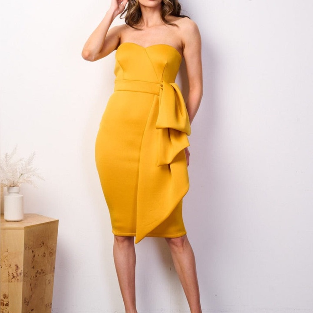 Vibrant Yellow Strapless Dress for Special Occasions
